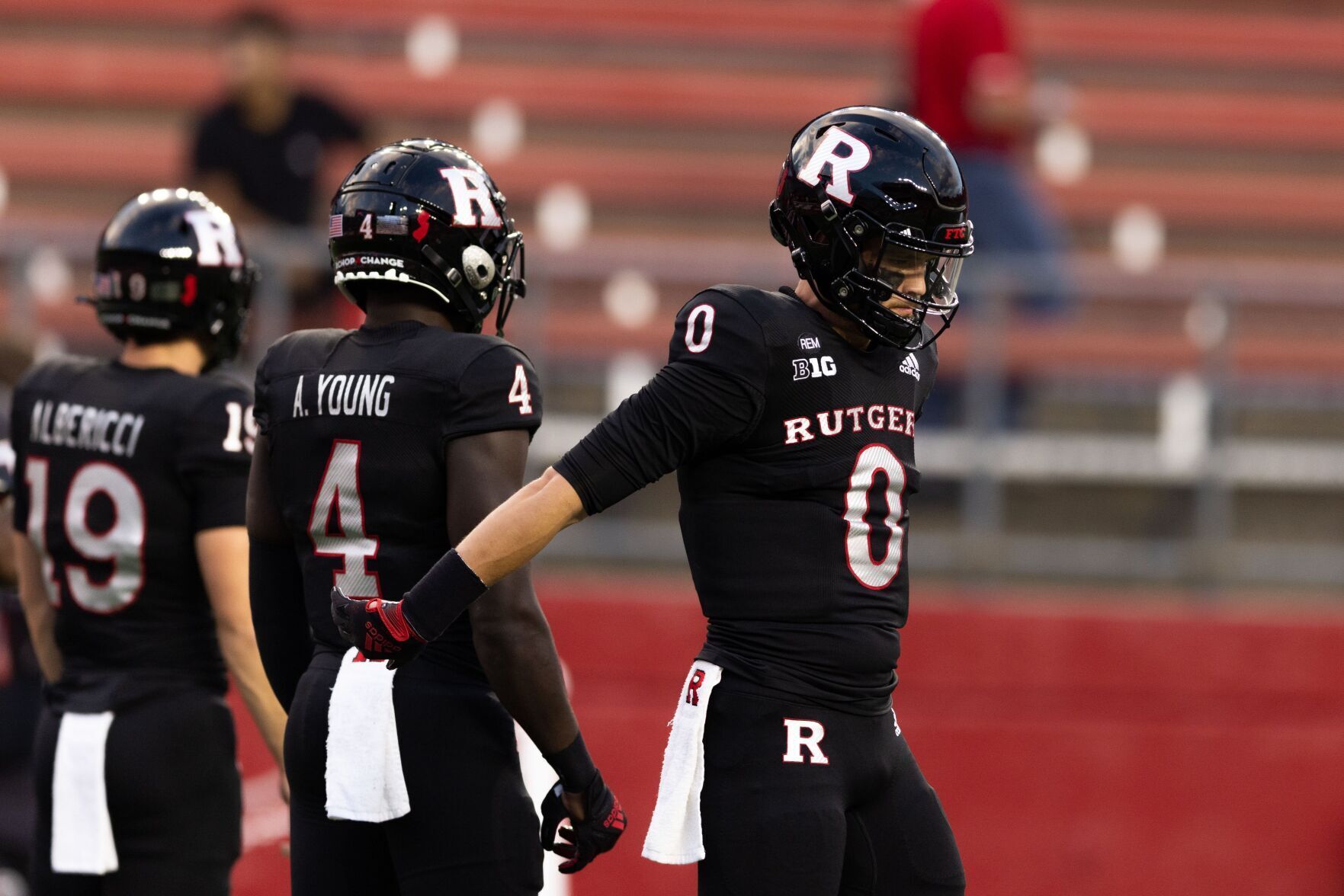 100822-owh-spo-nebraskarutgers-ar08